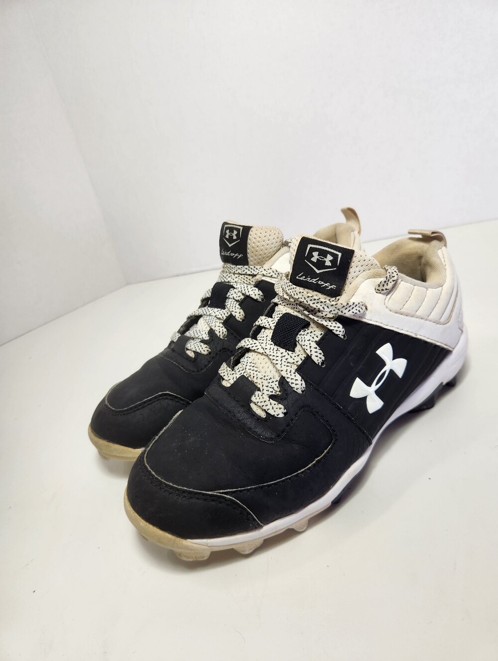 Under Armour Unisex Youth Baseball Cleats Black/White US Size 3Y